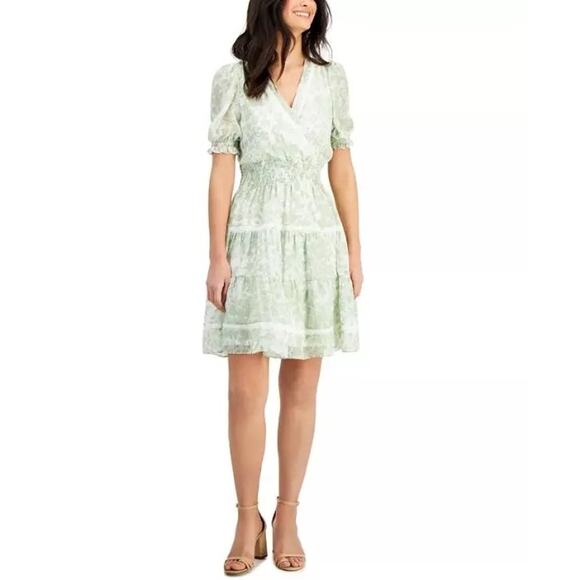 Taylor Dress‎ - Picture 1 of 9